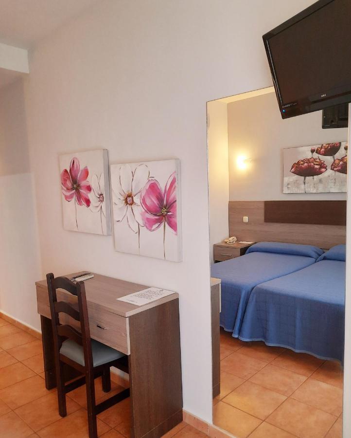 Hostal La Colonia Marbella Exterior foto